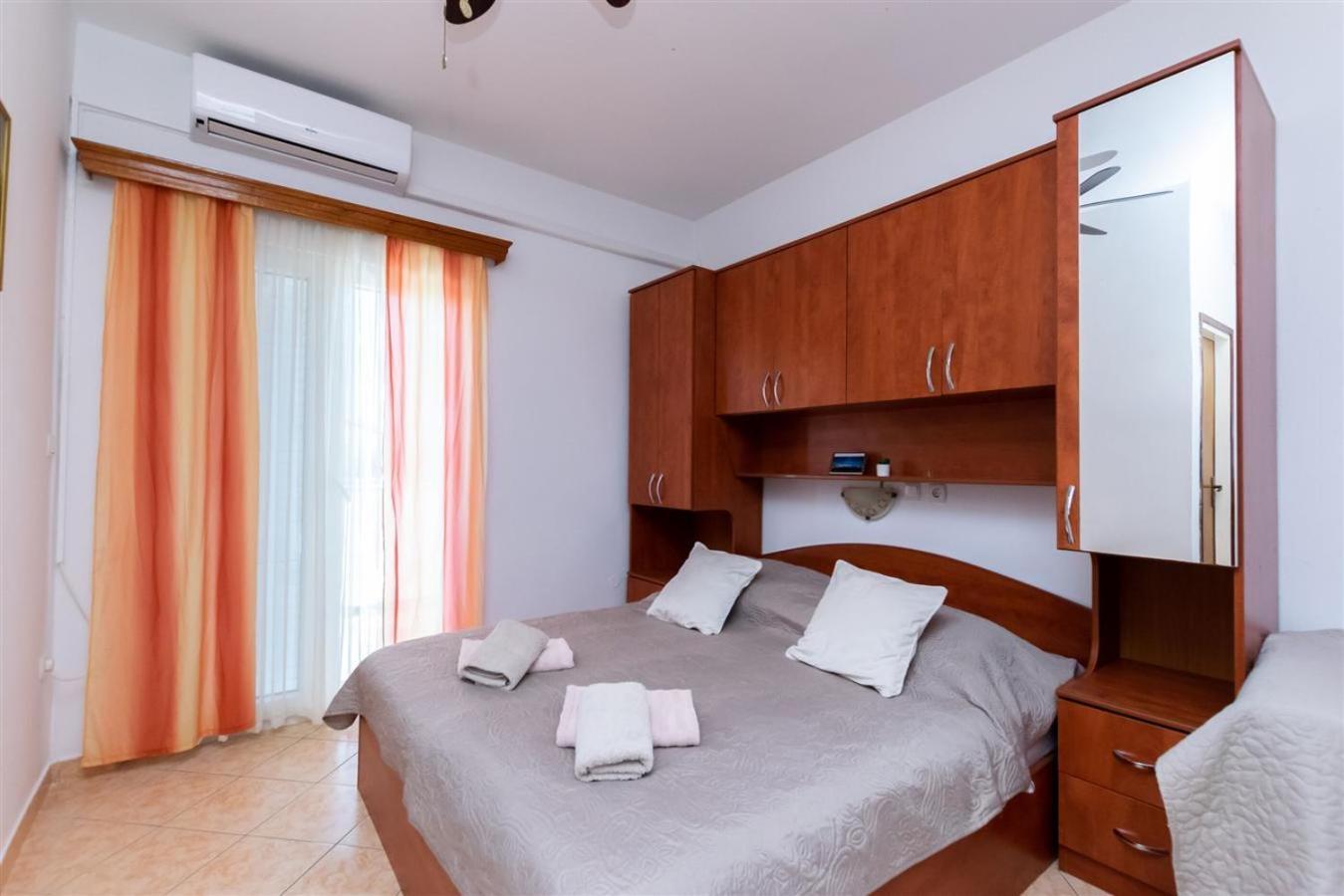 Apartment Dragan I Slavica Lopar Eksteriør bilde