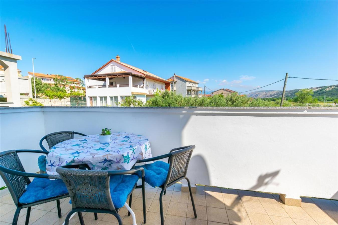 Apartment Dragan I Slavica Lopar Eksteriør bilde