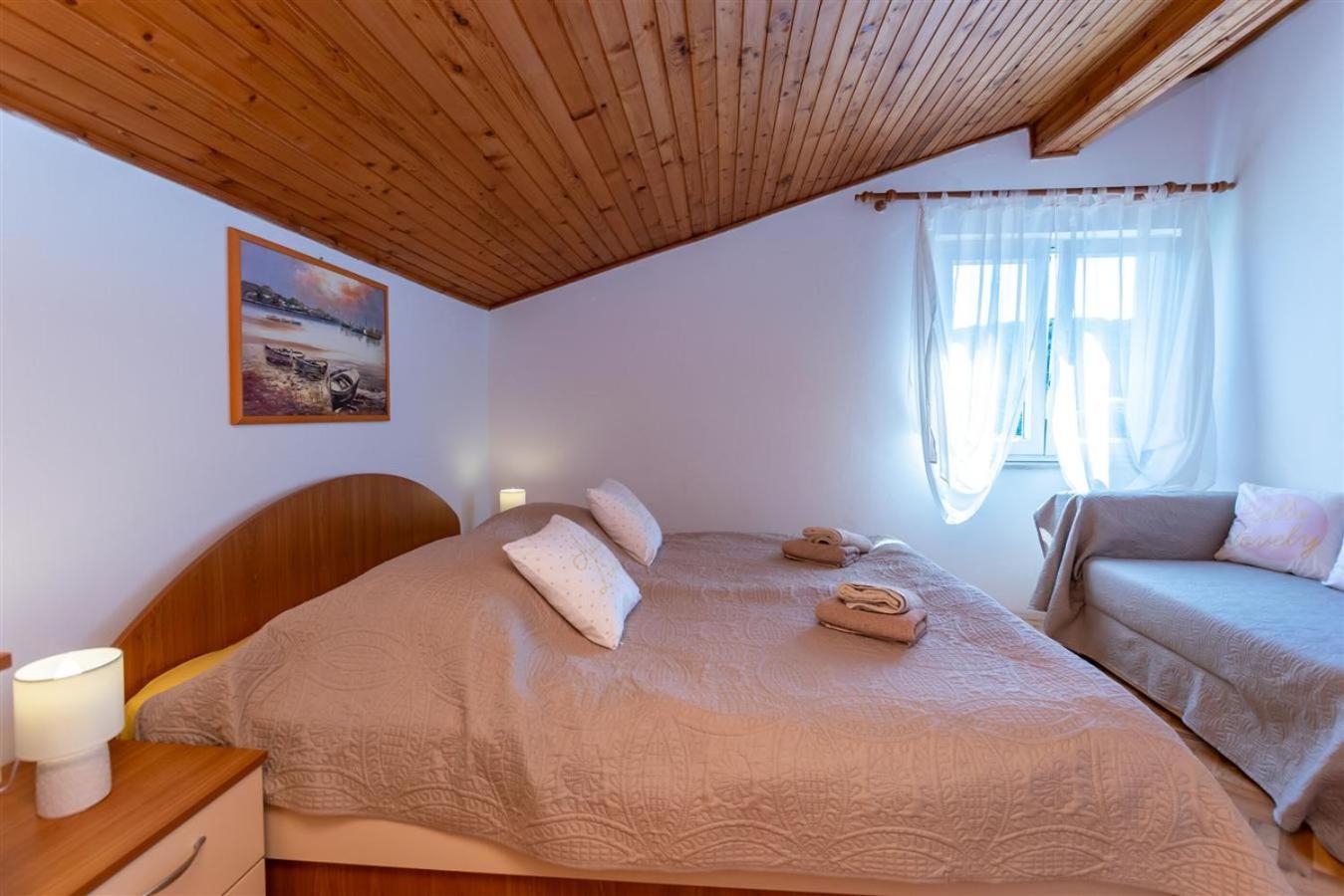 Apartment Dragan I Slavica Lopar Eksteriør bilde