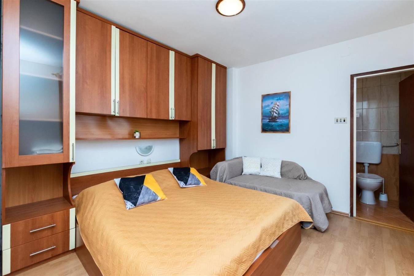 Apartment Dragan I Slavica Lopar Eksteriør bilde